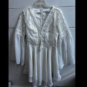 Two sisters the label white long sleeve dress